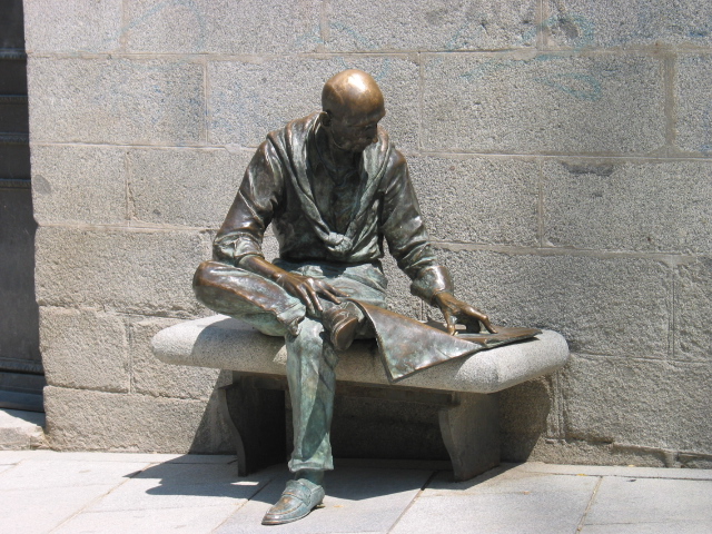 Madrid. Escultura en bronce en la Plaza de la Paja.
Palabras clave: Madrid. Escultura en bronce en la Plaza de la Paja.
