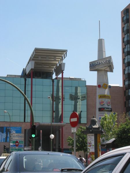 Madrid. Ciudad Lineal. Centro Comercial Alcalá Norte.
Palabras clave: Madrid. Ciudad Lineal. Centro Comercial Alcalá Norte.