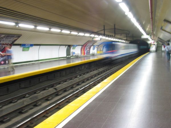 Andén de Metro de Madrid
Palabras clave: Andén de Metro de Madrid