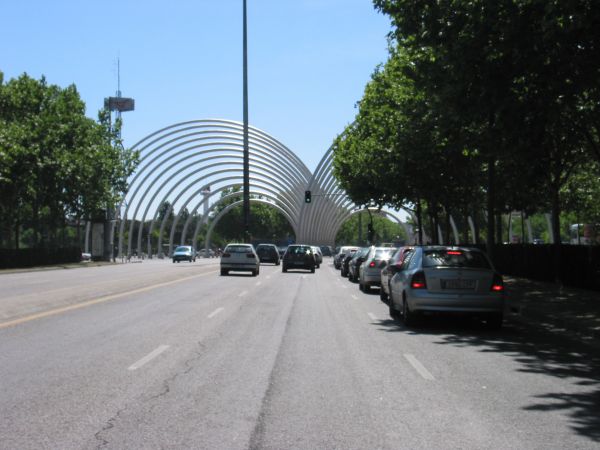 Puerta de la Ilustración. Avenida de la Ilustración. Madrid.
Palabras clave: Puerta de la Ilustración. Avenida de la Ilustración. Madrid.