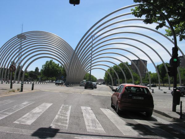 Puerta de la Ilustración. Avenida de la Ilustración. Madrid.
Palabras clave: Puerta de la Ilustración. Avenida de la Ilustración. Madrid.
