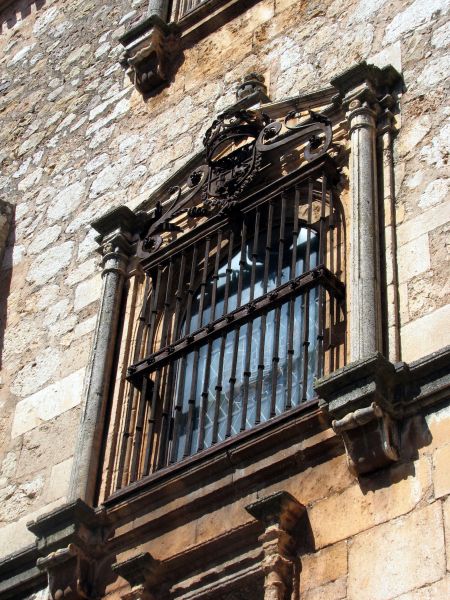 Covarrubias (Burgos).
Palabras clave: ventana rejas.  Covarrubias (Burgos).