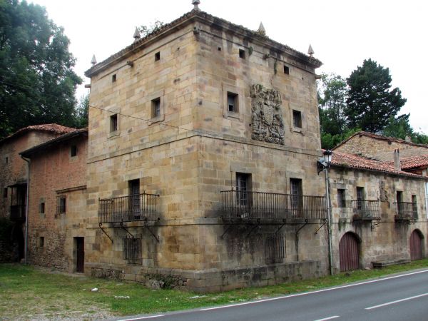 Torre-Palacio de Rueda Bustamante. Alceda. Cantabria.
Palabras clave: Torre-Palacio de Rueda Bustamante. Alceda. Cantabria.