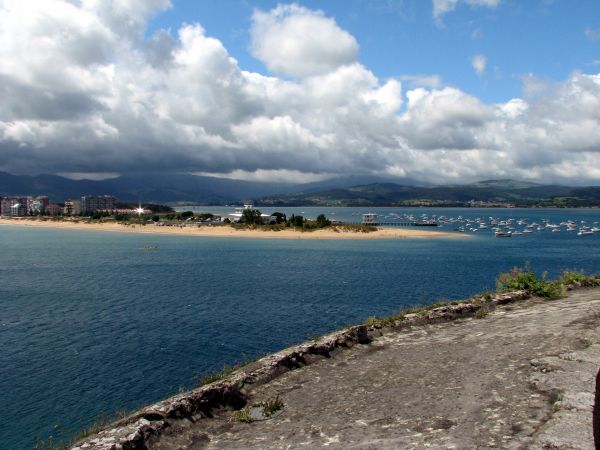 santoña
Playa del Puntal desde el fuerte de San Martín. Santoña (Cantabria).
Palabras clave: Playa del Puntal desde el fuerte de San Martín. Santoña (Cantabria).