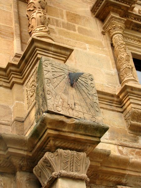 Reloj de sol. Palacio de Soñanes. Villacarriedo (Cantabria)
Palabras clave: Palacio de Soñanes. Villacarriedo (Cantabria) reloj de sol