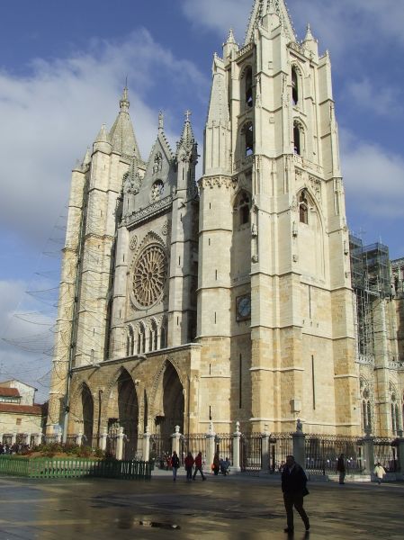 Catedral
Catedral de León. León.
Palabras clave: Catedral de León. León.