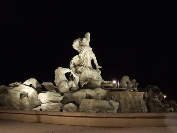 Parque Europa
Palabras clave: Parque Europa,  noche, roma,  escultura, fuente, fontana