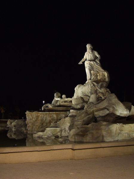 Parque Europa
Palabras clave: Parque Europa,  noche, roma,  escultura, fuente, fontana
