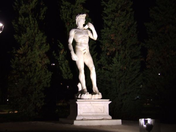 Parque Europa
Palabras clave: Parque Europa, david, noche, roma, estatua, escultura