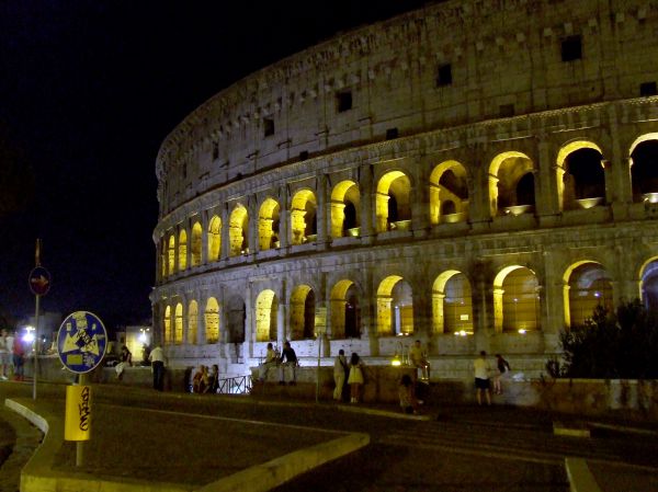 Coliseo
Palabras clave: antigua roma,Italia,Europa,noche