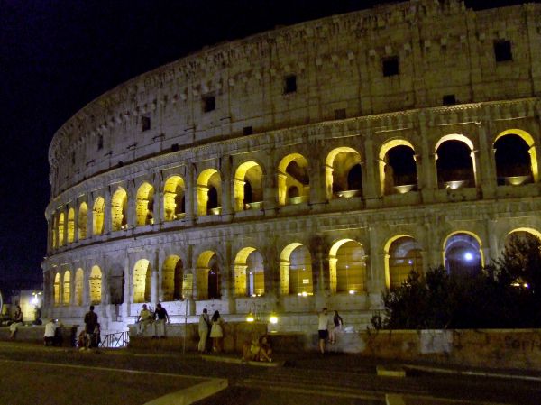 Coliseo
Palabras clave: antigua roma,Italia,Europa,noche