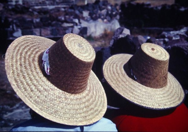 sombreros de paja
Palabras clave: sombrero