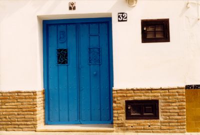 portón azul
Palabras clave: puerta