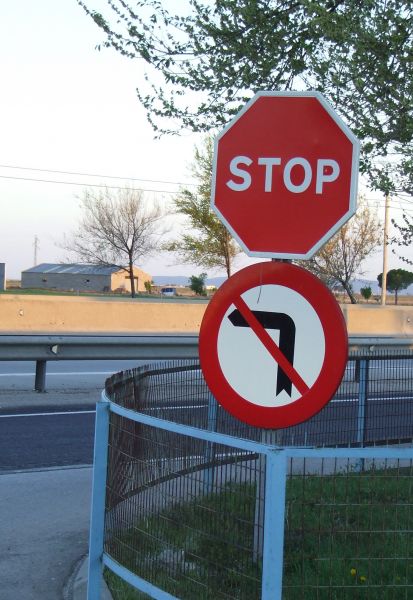 señales de tráfico
Palabras clave: stop,prohibido