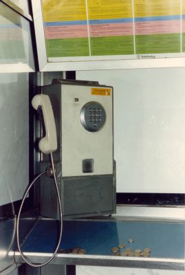 cabina telefonica
cabina telefónica
