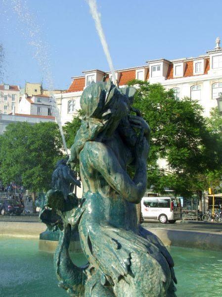 fuente frente al teatro Nacional
Palabras clave: Portugal,fuente,agua,estauta