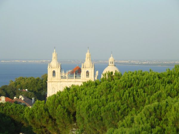 Iglesia de San Vicente de Fora y Panteón Nacional
Vista desde el castillo de San Jorge
Palabras clave: Portugal