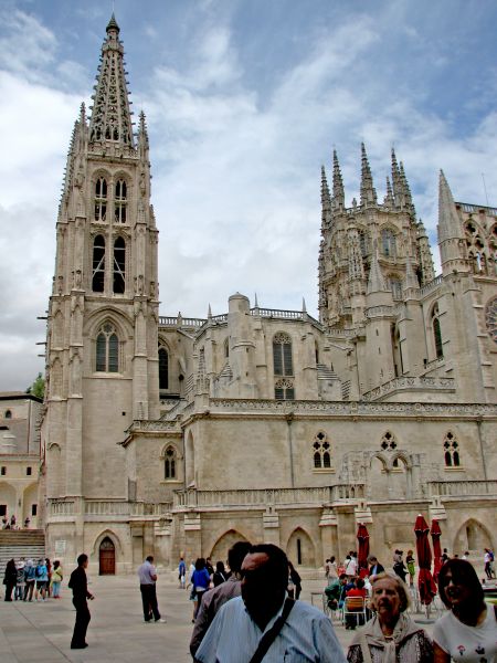 Burgos 7609
Catedral de Burgos desde la Plaza del Rey San Fernando.
Palabras clave: catedral,Burgos,gotico