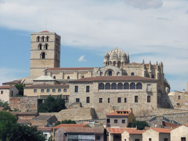 Catedral de Zamora
Vista general de la Catedral de Zamora.
Palabras clave: Catedral,Zamora