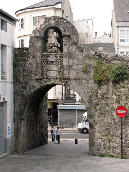 Muralla de Lugo. Puerta de Santiago.
Palabras clave: Muralla de Lugo. Puerta de Santiago.