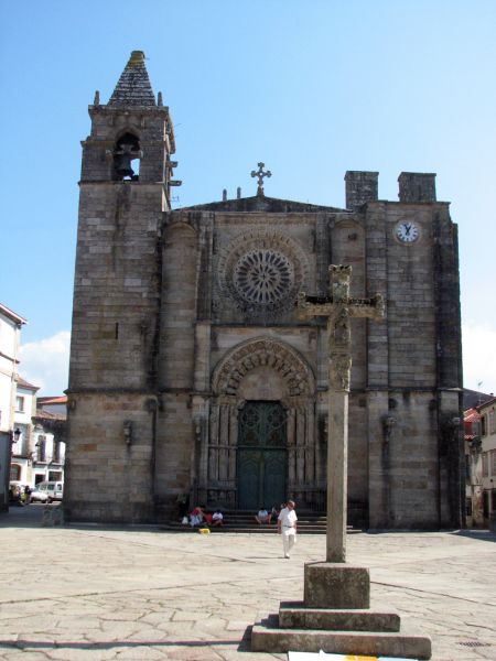 Iglesia de San Martiño. Noia (A Coruña). Rias Baixas.
Palabras clave: Iglesia de San Martiño. Noia (A Coruña). Rias Baixas cruceiro