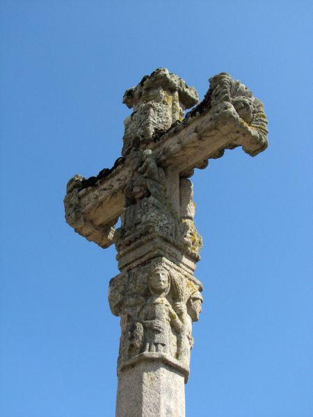 Cruceiro frente a la Iglesia de San Martiño. Noia (A Coruña). Rias Baixas.
Palabras clave: cruceiro Iglesia de San Martiño. Noia (A Coruña). Rias Baixas.