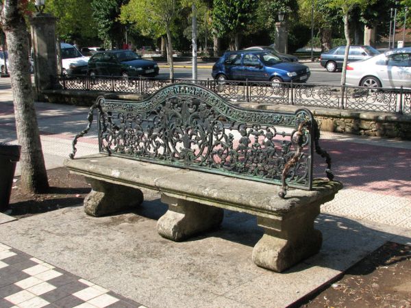 Banco de piedra. Paseo de la Alameda. Noia (A Coruña). Rias Baixas.
Palabras clave: Paseo,Alameda,Noia,Coruña,Rias Baixas,banco