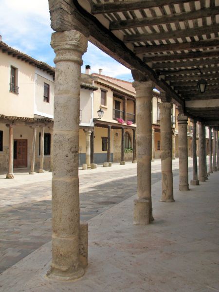 Calle porticada. Ampudia (Palencia).
Palabras clave: soportales calle porticada. Ampudia (Palencia).