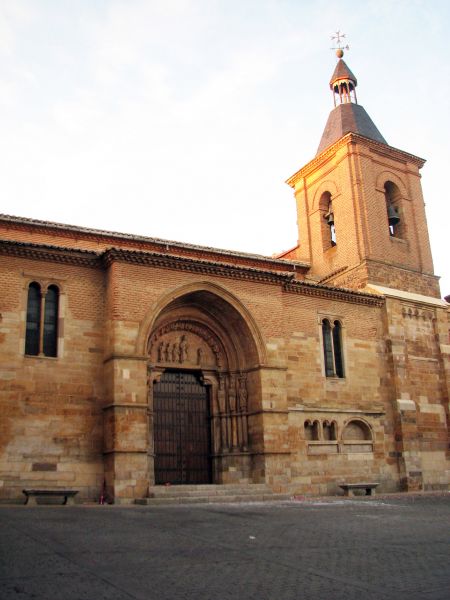 Iglesia de San Juan del Mercado. Benavente (Zamora).
Palabras clave: Iglesia de San Juan del Mercado. Benavente (Zamora).