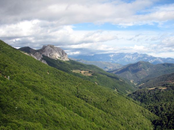 Picos de Europa 7545
Liébana y al fondo, Picos de Europa y Peña Sagra desde mirador de Piedrasluengas.
Palabras clave: Liebana,Picos de Europa,mirador,Piedrasluengas,Peña Sagra