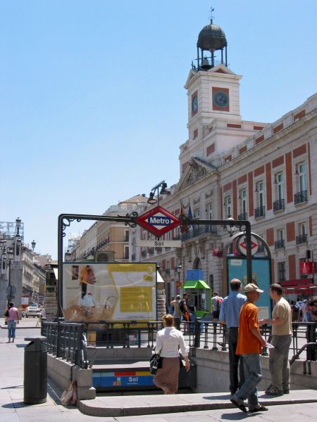 Puerta del Sol. Distrito de Centro, Madrid.
Palabras clave: Puerta del Sol. Distrito de Centro, Madrid. metro