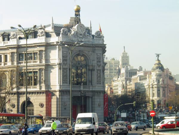 Madrid. Plaza de Cibeles. En primer plano, Edificio del Banco de España. Al fondo, Edificio Metrópolis.
Palabras clave: Madrid. Plaza de Cibeles. En primer plano, Edificio del Banco de España. Al fondo, Edificio Metrópolis.