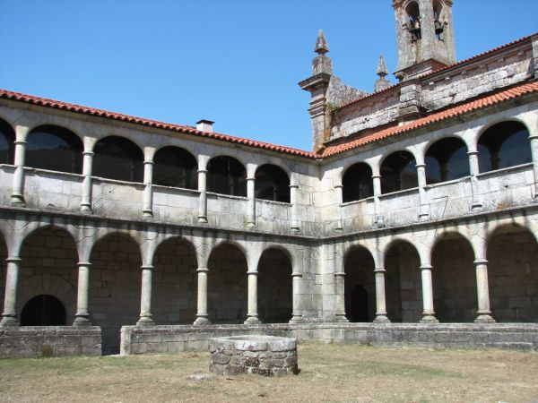 Monasterio de Santa María, Xunqueira de Espadanedo (Orense).
Palabras clave: Monasterio de Santa María, Xunqueira de Espadanedo (Orense). ribeira sacra galicia claustro