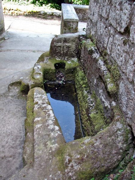 Monasterio de San Pedro de Rocas, Esgos (Lugo). Tumba antropomorfa.
Palabras clave: tumba antropomorfa Monasterio de San Pedro de Rocas, Esgos (Lugo). ribeira sacra