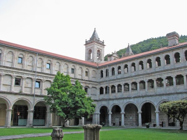 Monasterio de Santo Estevo de Ribas de Sil, Nogueira de Ramuín (Orense).  Claustro.
Palabras clave: Monasterio de Santo Estevo de Ribas de Sil, Nogueira de Ramuín (Orense). ribeira sacra galicia claustro