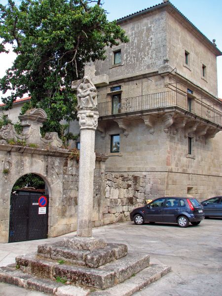 Monasterio de Santo Estevo de Ribas de Sil, Nogueira de Ramuín (Orense).  Cruceiro.
Palabras clave: Monasterio de Santo Estevo de Ribas de Sil, Nogueira de Ramuín (Orense). Ribeira Sacra cruceiro