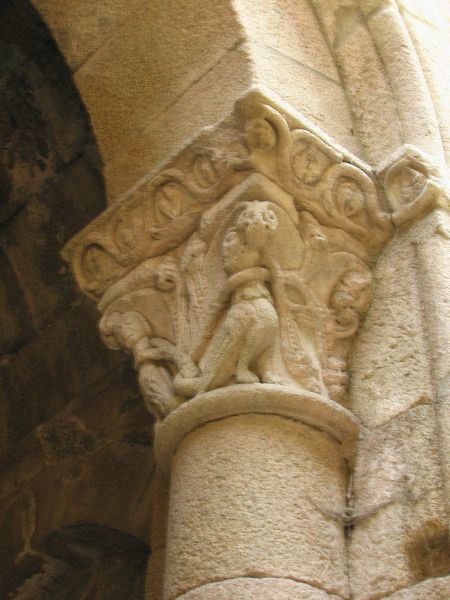 Monasterio de Santa Cristina de Ribas de Sil, Parada de Sil (Orense). Ribeira Sacra (Galicia). Detalle capitel del claustro.
Palabras clave: capitel Monasterio de Santa Cristina de Ribas de Sil, Parada de Sil (Orense). Ribeira Sacra (Galicia).