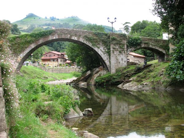 Liérganes (Cantabria). Puente sobre el río Miera.
Palabras clave: Liérganes,Puente,río,Miera,lierganes