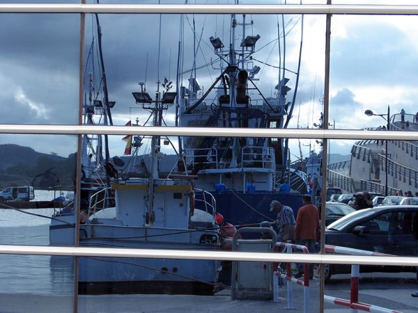 Puerto de Santoña (Cantabria).
Palabras clave: Santoña (Cantabria). pesca reflejo barcos puerto
