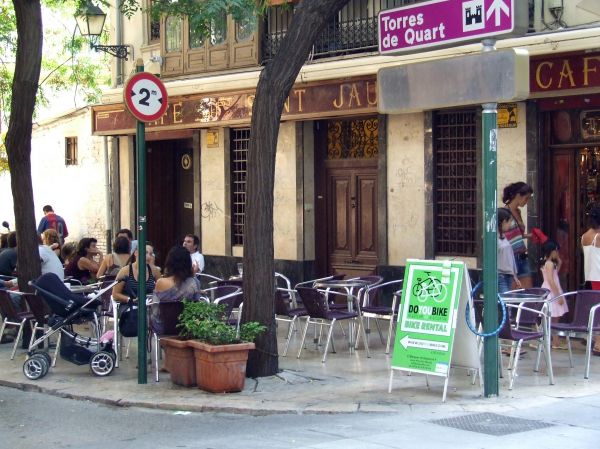 Palabras clave: Valencia,calle,terraza