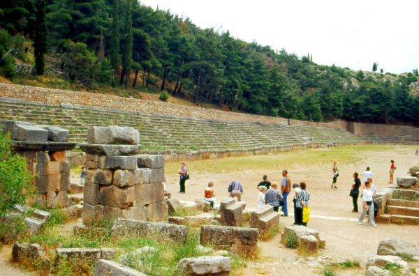 Estadio. Santuario de Delfos. Monte Parnaso. Fócida. Grecia Central.
Palabras clave: Estadio. Santuario de Delfos. Monte Parnaso. Fócida. Grecia Central.