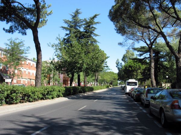 Madrid. Ciudad Lineal. Calle de Arturo Soria.
