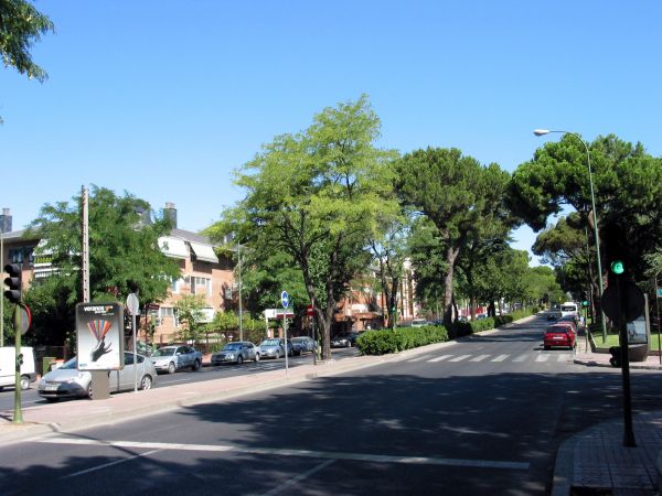 Madrid. Ciudad Lineal. Calle de Arturo Soria.
