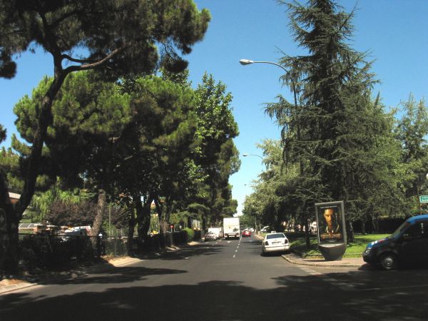Madrid. Ciudad Lineal. Calle de Arturo Soria.
