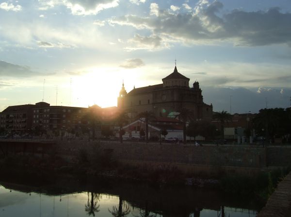 Iglesia de San Prudencio desde el rio Tajo. Talavera de la Reina (Toledo).
Palabras clave: Iglesia de San Prudencio desde el rio Tajo. Talavera de la Reina (Toledo).