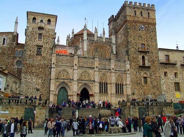 Monasterio de Guadalupe
Palabras clave: Cáceres,extremadura,turismo rural