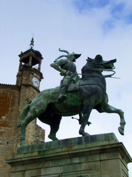 Trujillo
Monumento a Pizarro
Palabras clave: Cáceres,extremadura,turismo rural,estatua ecuestre