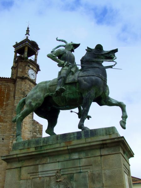 Trujillo
Monumento a Pizarro
Palabras clave: Cáceres,extremadura,turismo rural,estatua ecuestre
