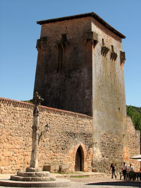 Torreón de Fernán González. Covarrubias (Burgos).
Palabras clave: Torreón de Fernán González. Covarrubias (Burgos).