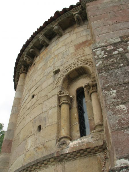 Detalle del ábside. Iglesia Románica de San Andrés (Argomilla,Cantabria).
Palabras clave: abside Iglesia Románica de San Andrés (Argomilla,Cantabria).